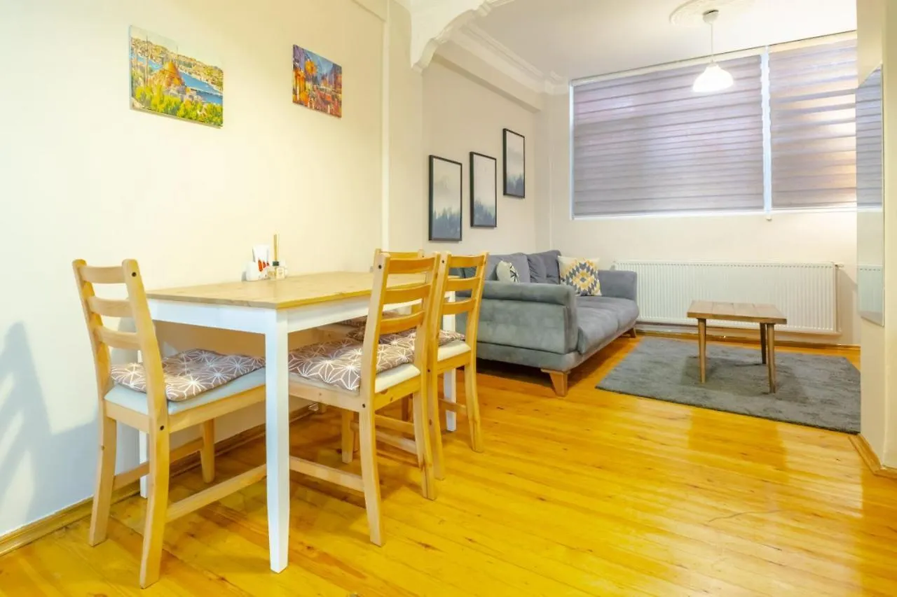 Apartament Centrally Located Flat With Balcony In Beyoglu Istanbul